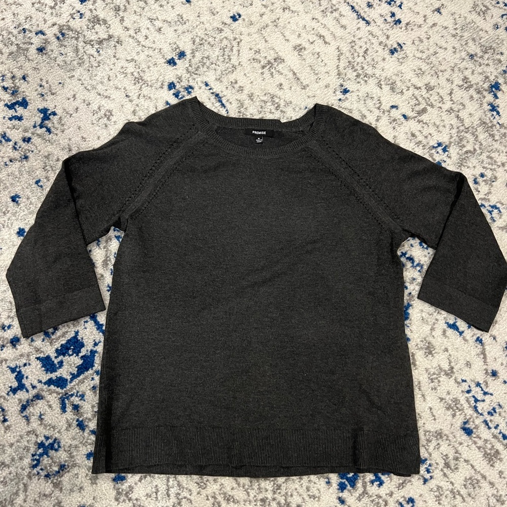 Premise 3/4 sleeve light sweater, color gray, size medium.